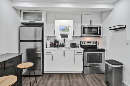Heart of Miami Oasis, Modern, Steps from It All photo 12