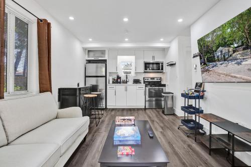 Heart of Miami Oasis, Modern, Steps from It All photo 9