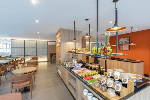 Еда / где поесть недалеко от отеля