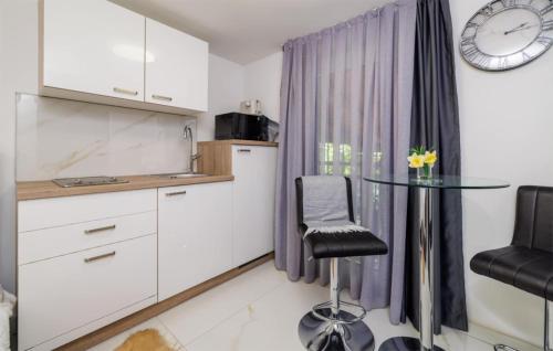 Beautiful Apartment In Crikvenica With Wifi