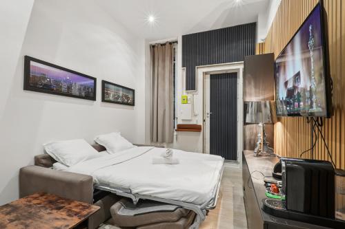 Nice flat close to Arc de Triomphe