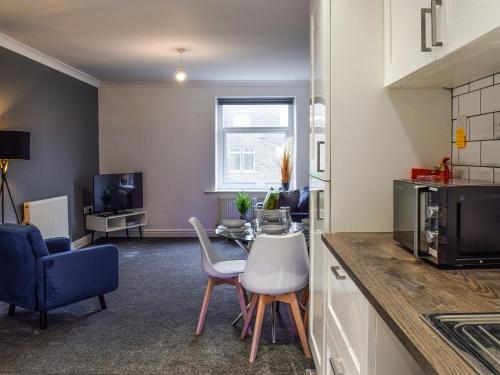TV a/nebo společenská místnost v ubytování Apartment 2 - Uk48905