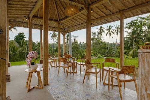 Κήπος έξω από το Griya Dukuh Ubud Villa