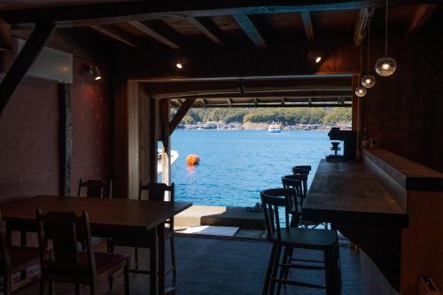 Výhled na řeku, která protéká v blízkosti bed and breakfast