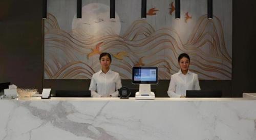 Ahli kakitangan di Jinjiang Inn Select Heze Wanxiang Plaza Guiling Road