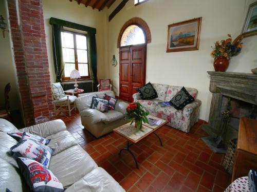Χώρος καθιστικού στο Elegant Villa in Tuscany