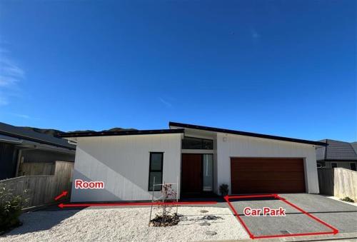 Το κτήριο όπου στεγάζεται  το διαμέρισμα