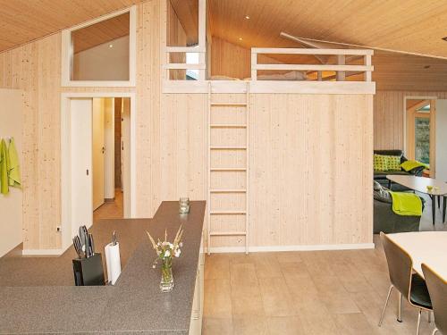 Dapur atau dapur kecil di 10 person holiday home in Løgstør