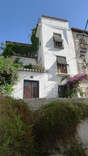 Alhambra Hill Apartments