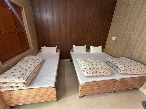 Postel nebo postele na pokoji v ubytování Hotel Hansdeep