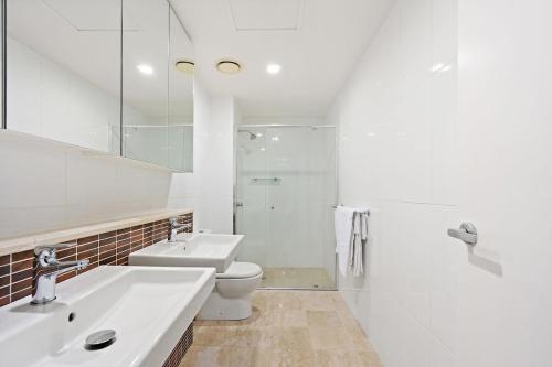 Koupelna v ubytování 3BR 3BA Next to Mall & Govt Hub with Pool and Gym