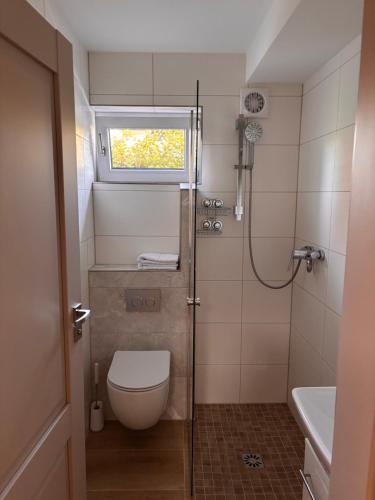 Bilik mandi di Ferienwohnung in Würm