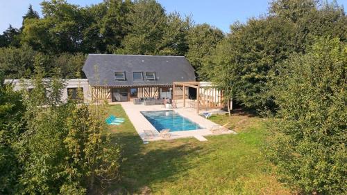La villa Saint Léger - 12 personnes Jardin et piscine chauffee