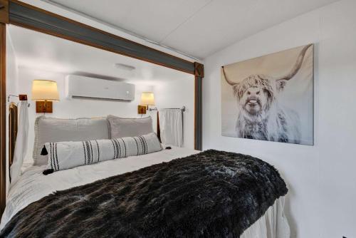 Fotografie z fotogalerie ubytování Lucinda Luxury RV with Hot Tub v destinaci Fredericksburg
