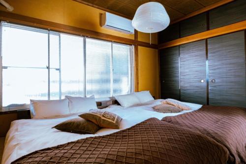 1ST BASE ICHINOE 3BR House 13 Guests Disney 30min NRT Bus