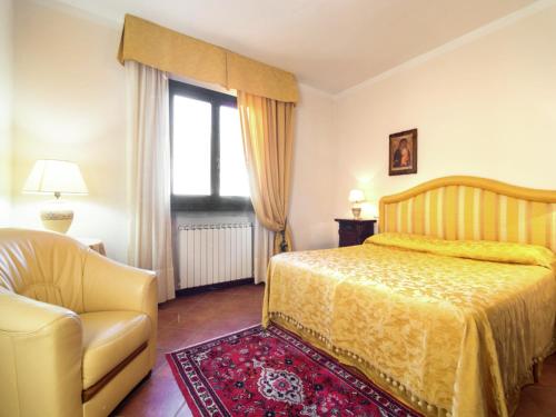 Ένα ή περισσότερα κρεβάτια σε δωμάτιο στο Villa in Lonnano with pool