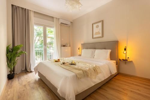 Stylish Renovated 2BR Near Metro & Sea