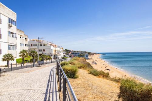 Charming Old Town 1BR 50m from Beach AC Wi-Fi Parking