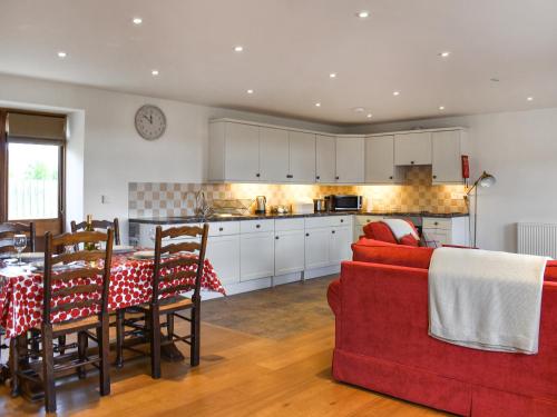 Kuchyň nebo kuchyňský kout v ubytování Bramble Cottage - Uk47505