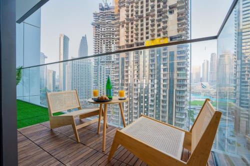 Luxury Apartment at Burj Crown with PS5 & 65-inch TV