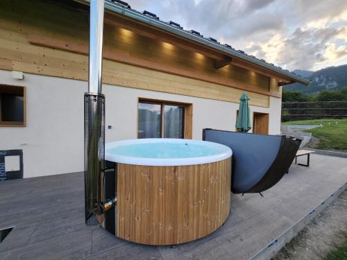 Domaine Le Manoir, bain nordique privé, vue Mont-Blanc
