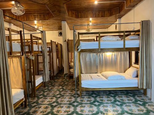 Katil atau katil-katil dalam bilik di KP Dorm Nongkhiaw