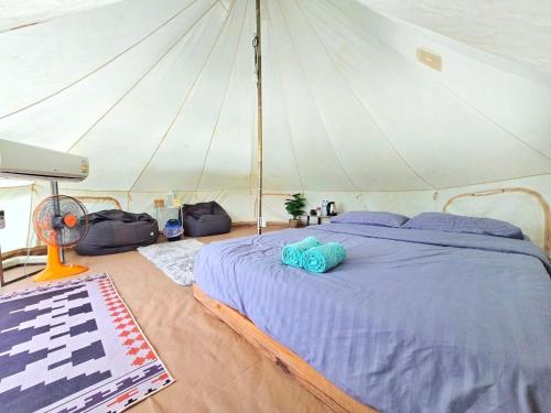 Katil atau katil-katil dalam bilik di View Khao Camping - วิวเขาแคมป์ปิ้ง เขาค้อ