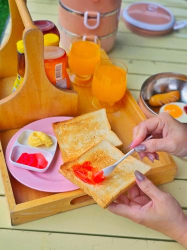 Makanan di atau berdekatan resort