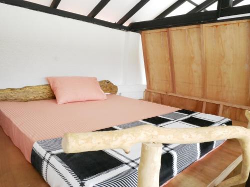 Postel nebo postele na pokoji v ubytování Ella Rustic Art Home