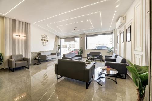 Χώρος καθιστικού στο aqaba hills hotel