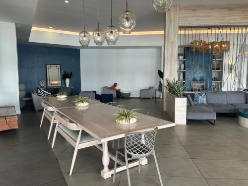 Posezení v ubytování The Blyde - Stay Iconic 2 bed Apartment