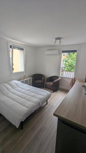 Studio climatisé en face des cures