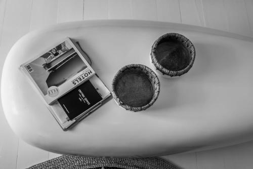 a white table with a box on top of it at Captain Zeppos in Pollonia