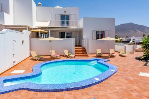 Villa Amparo gym, pool and spa