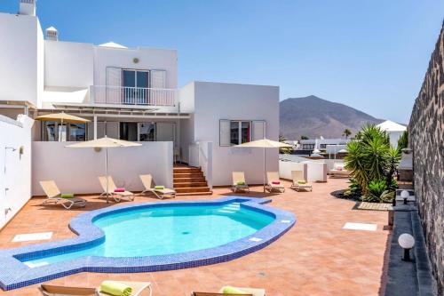 Villa Amparo gym, pool and spa