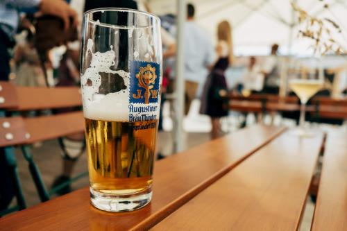 Fürstensteiner Hof, Ihr Urlaub im Herzen des Bayerischen Waldesで提供されているドリンク