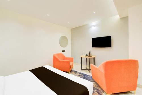 Televisyen dan/atau pusat hiburan di Super Townhouse Casa Grand Miyapur