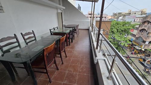 Μπαλκόνι ή βεράντα στο Twilight Inn, Purasaiwakkam