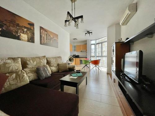 a 400m Plaza Nogalera Torremolinos 2 Dorm 4 pax