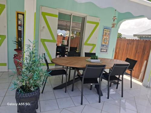 Fotografie z fotogalerie ubytování Villa Caillou v destinaci Lamentin