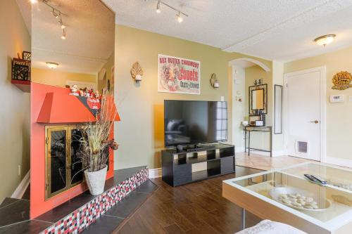 Η κουζίνα ή μικρή κουζίνα στο Cozy 2 bedroom close to downtown