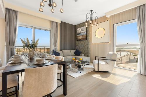 Ein Sitzbereich in der Unterkunft Desert Key - Perfectly Located Yas Island Premier Apts