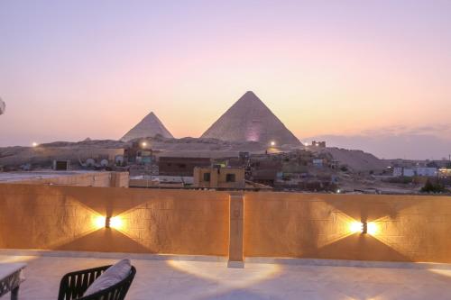 Alex Pyramids View Inn