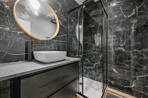 Ванная комната в Casa Nera - 4 People Close to Paris RER B Fiber WiFi