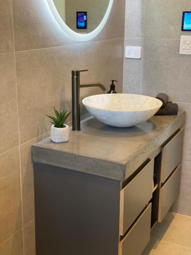 Φωτογραφία από το άλμπουμ του Modern Retreat, Outdoor BBQ, 4BR in Central Twizel σε Twizel