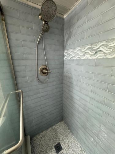 Bilik mandi di Beautiful 1bd 1ba Condo in New Smyrna Beach