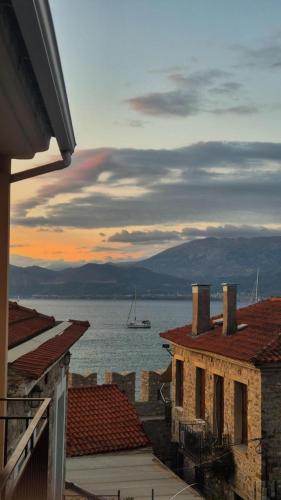 Lepanto Port Vibes - Apartment in the Heart of Town