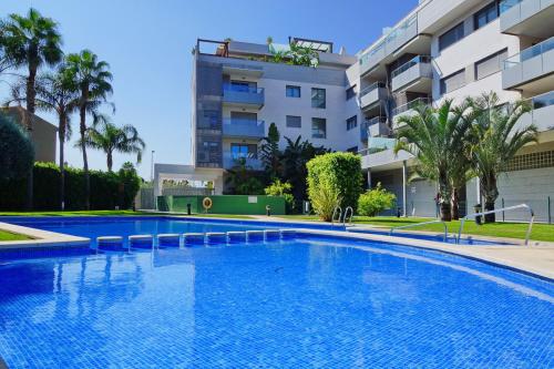 ÁTICO dúplex con 3 terrazas y vistas al MAR, CASTILLO y MONTAÑA, estancia mínima de 10 noches