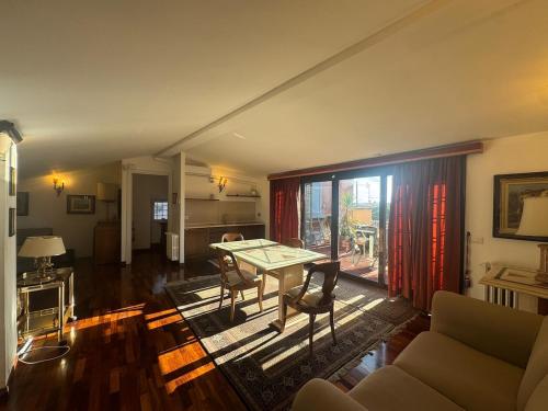 2-Level Flat with Terrace in the Heart of Rome