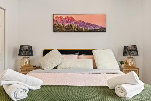 Los Angeles charming big house, king bed, parking, EV photo 31